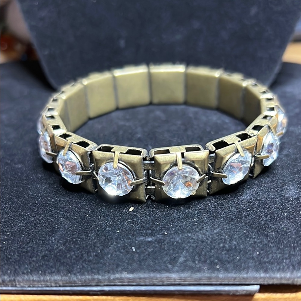 Elegant Brass Tone Bracelet with Big Bright Rhinestones